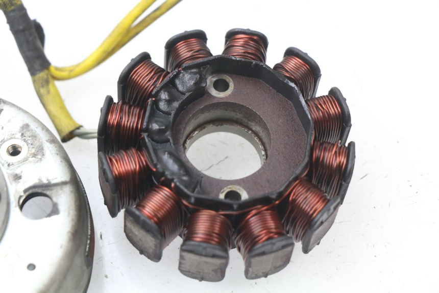 photo de LICHTMASCHINE PIAGGIO FLY 125 (2005 - 2012) - Details der Befestigungspunkte