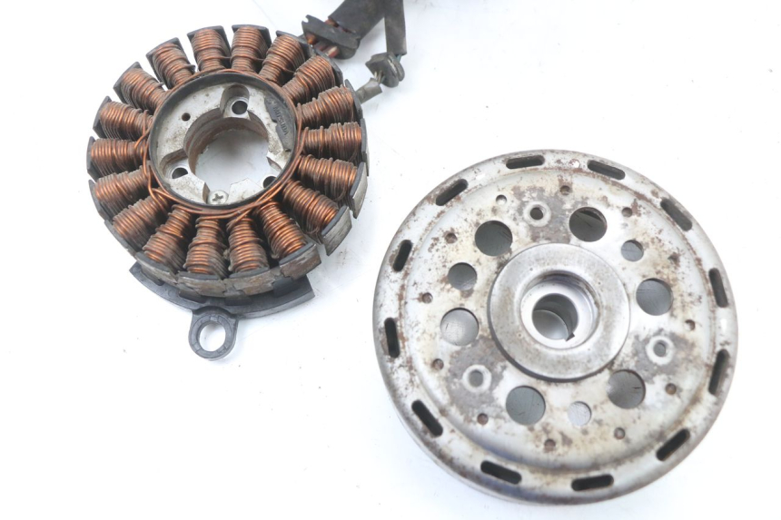 photo de LICHTMASCHINE HONDA FORZA 125 (2015 - 2016) - Detailansicht des Bauteils