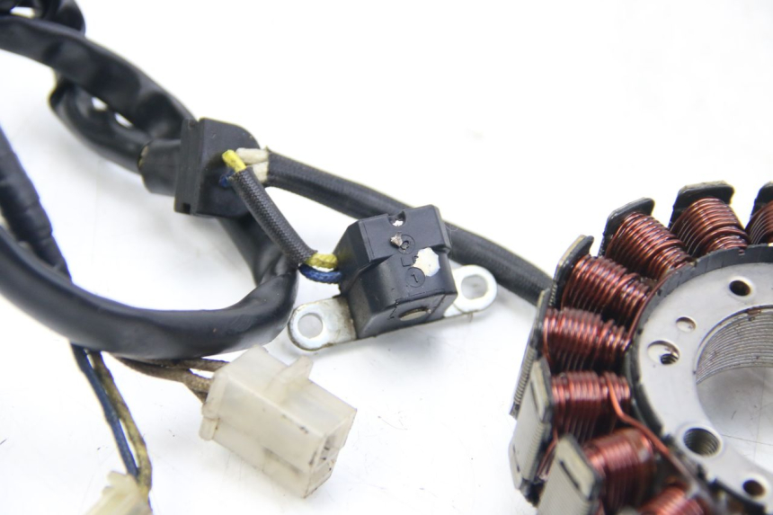 photo de ROTOR STATOR YAMAHA FZS FAZER 600 (1998 - 2001) - Zoom auf Gebrauchszustand