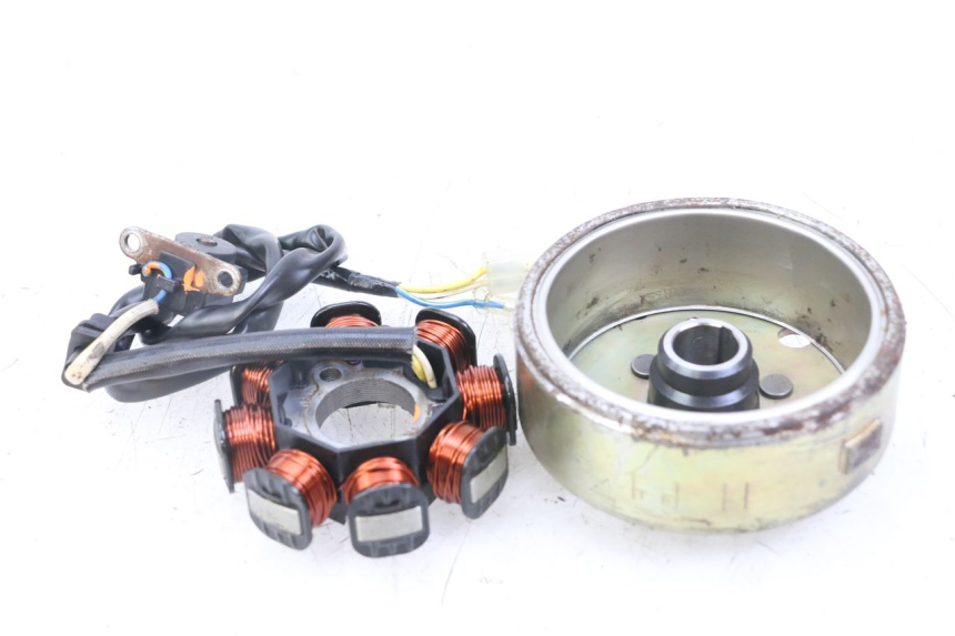 photo de LICHTMASCHINE GOES WIKI 125 (2010 - 2015) - Details der Befestigungspunkte