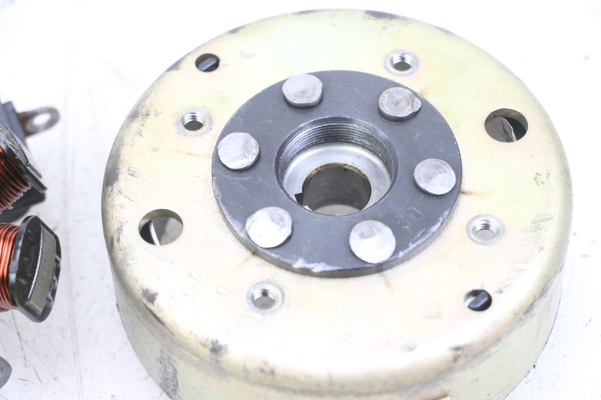 photo de LICHTMASCHINE GOES WIKI 125 (2010 - 2015) - Oberflächenzustand und Material