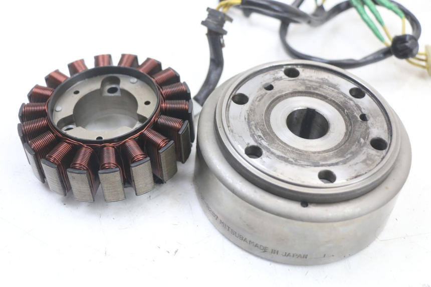 photo de LICHTMASCHINE HONDA NES AROBASE 125 (2000 - 2003) - Zoom auf Gebrauchszustand