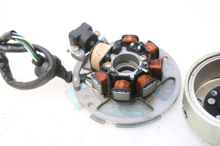 photo de LICHTMASCHINE KEEWAY HURRICANE 50 (2006 - 2019) - Oberflächenzustand und Material