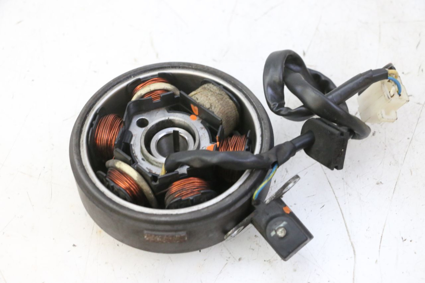 photo de ROTOR STATOR PEUGEOT KISBEE 2T 50 (2010 - 2017) - Detailansicht des Bauteils