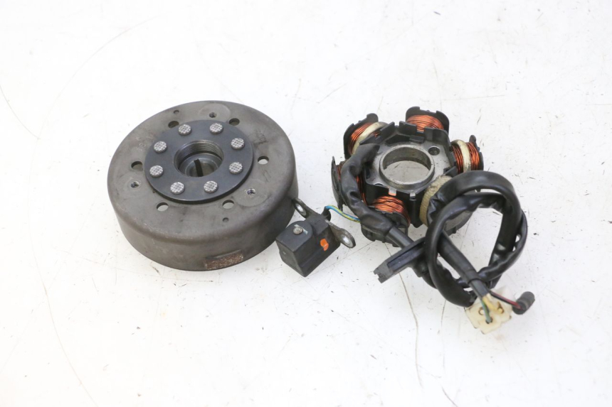 photo de ROTOR STATOR PEUGEOT KISBEE 2T 50 (2010 - 2017) - Zoom auf Gebrauchszustand