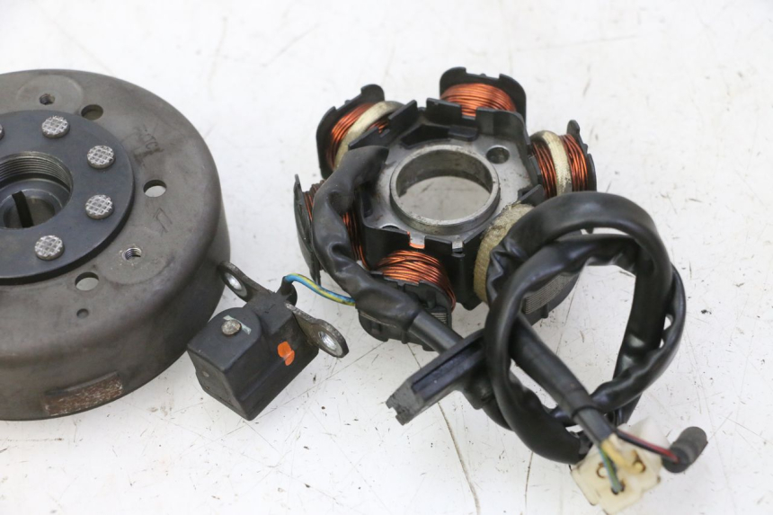 photo de ROTOR STATOR PEUGEOT KISBEE 2T 50 (2010 - 2017) - Alternative Perspektive