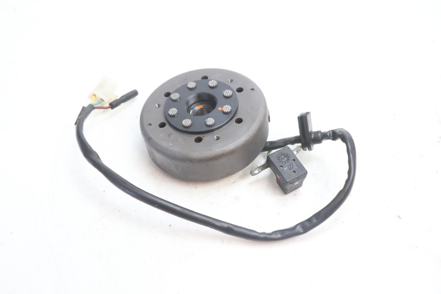 photo de ROTOR STATOR PEUGEOT KISBEE 2T 50 (2010 - 2017) - Zoom auf Gebrauchszustand