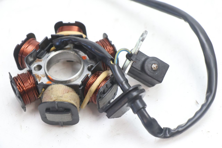photo de ROTOR STATOR PEUGEOT KISBEE 2T 50 (2010 - 2017) - Gesamtansicht des Produkts