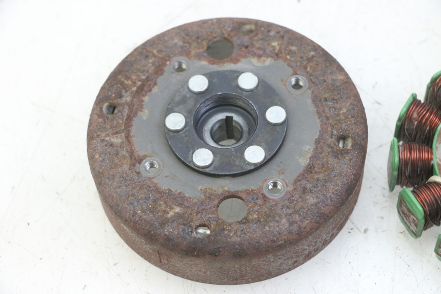 photo de ROTOR STATOR PEUGEOT KISBEE 4T 50 (2018 - 2022) - Weitere Ansicht des Artikels