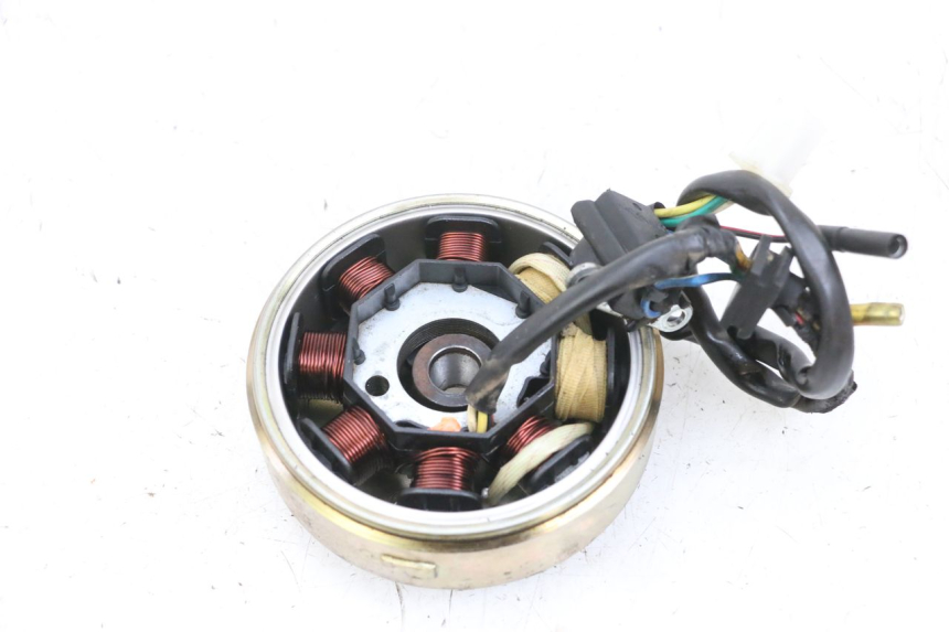 photo de ROTOR STATOR PEUGEOT KISBEE 4T 50 (2010 - 2017) - Zoom auf Gebrauchszustand