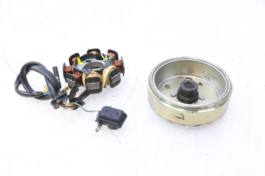photo de ROTOR STATOR PEUGEOT KISBEE 4T 50 (2010 - 2017) - Gesamtansicht des Produkts