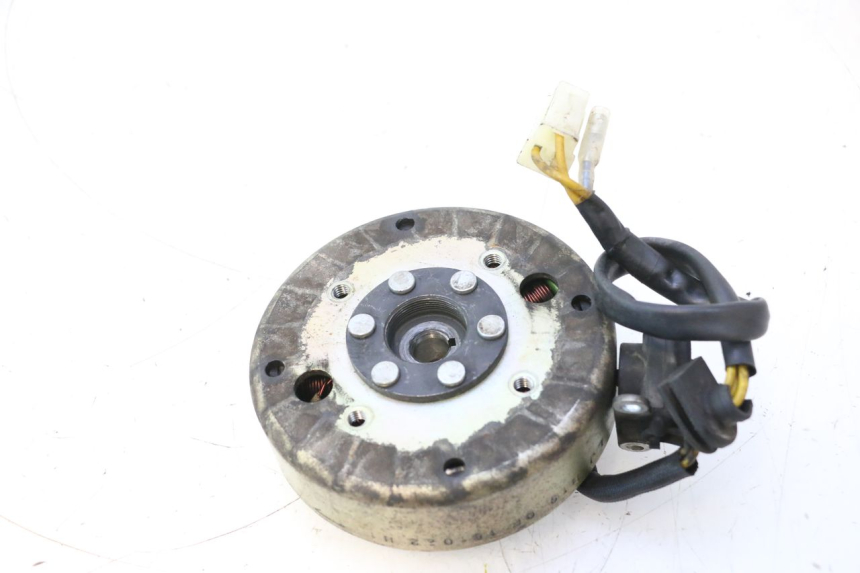 photo de ROTOR STATOR PEUGEOT KISBEE 4T 50 (2018 - 2022) - Detailansicht des Bauteils