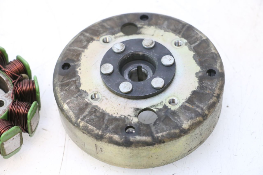 photo de ROTOR STATOR PEUGEOT KISBEE 4T 50 (2018 - 2022) - Weitere Ansicht des Artikels