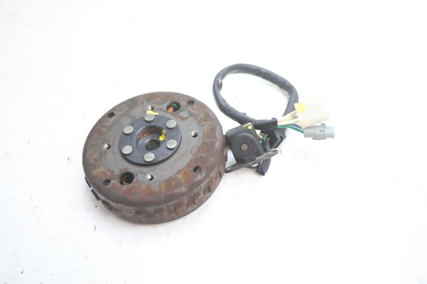 photo de ROTOR STATOR PEUGEOT KISBEE 4T 50 (2018 - 2022) - Zoom auf Gebrauchszustand