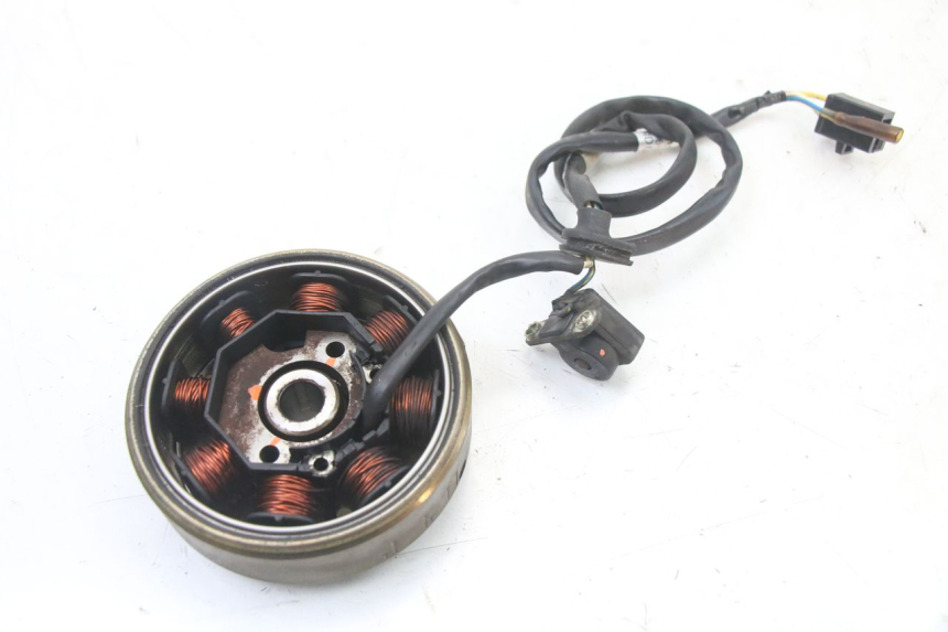 photo de ROTOR STATOR KYMCO DINK 4T 50 (2007 - 2018) - Alternative Perspektive