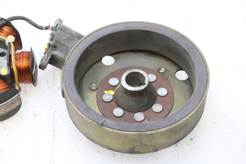 photo de LICHTMASCHINE PIAGGIO LIBERTY 50 (1998 - 2003) - Zoom auf Komponenten
