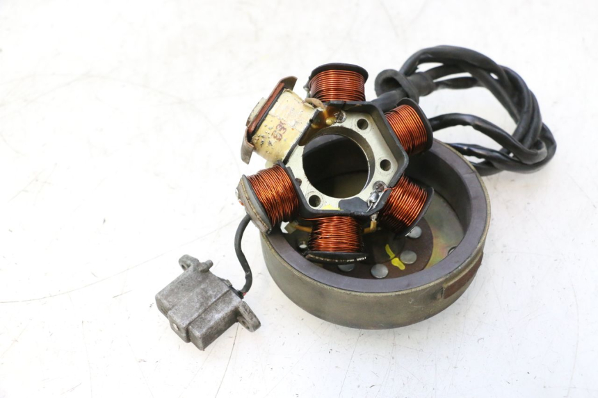 photo de LICHTMASCHINE PIAGGIO LIBERTY 50 (1998 - 2003) - Alternative Perspektive