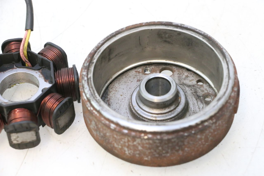photo de LICHTMASCHINE KYMCO LIKE 125 (2009 - 2016) - Details der Befestigungspunkte