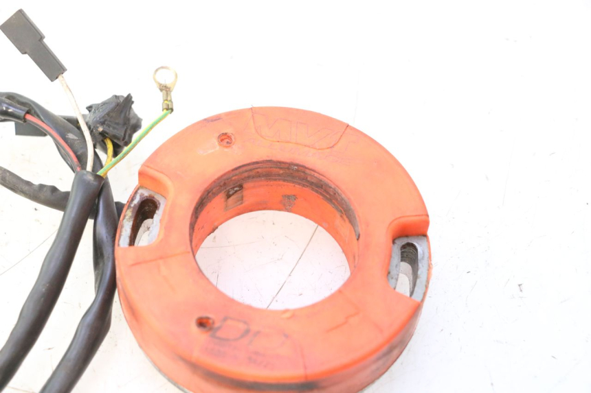 photo de ROTOR STATOR PEUGEOT LUDIX BLASTER 50 (2006 - 2014) - Details der Befestigungspunkte