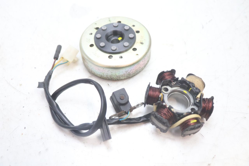photo de ROTOR STATOR PEUGEOT LUDIX 50 (2005 - 2007) - Hauptansicht