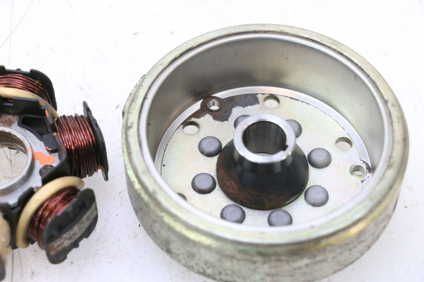 photo de LICHTMASCHINE PEUGEOT LUDIX ONE 50 (2004 - 2013) - Geprüftes Gebrauchtteil