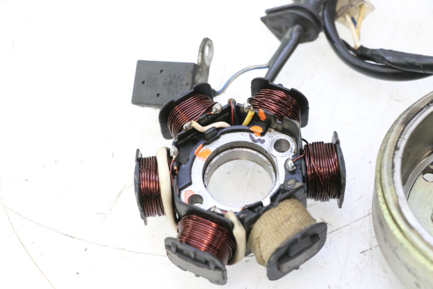 photo de LICHTMASCHINE PEUGEOT LUDIX ONE 50 (2004 - 2013) - Details der Befestigungspunkte