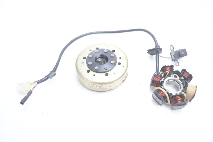 photo de LICHTMASCHINE PEUGEOT LUDIX ONE 50 (2004 - 2006) - Hauptansicht