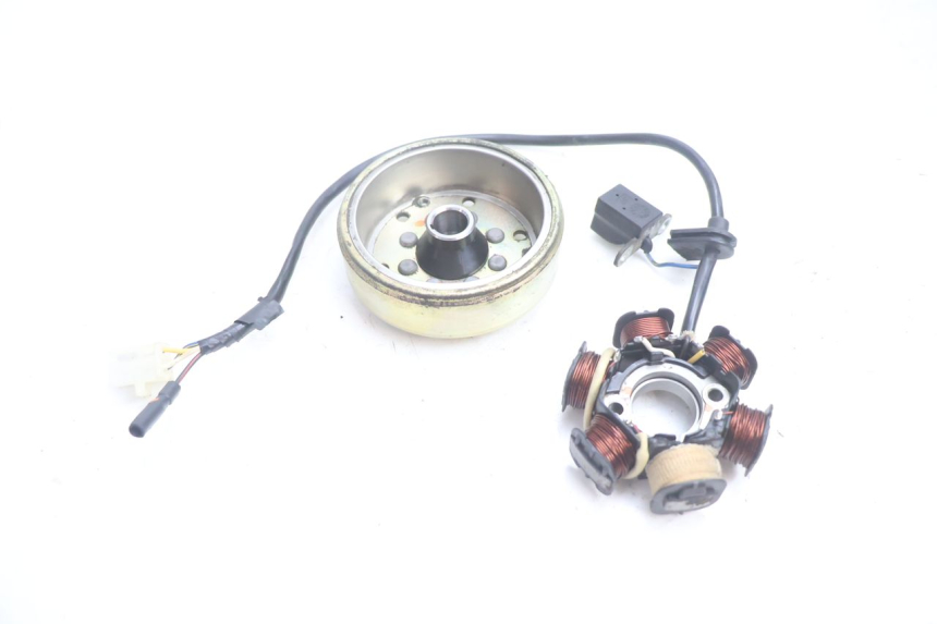 photo de LICHTMASCHINE PEUGEOT LUDIX ONE 50 (2004 - 2006) - Detailansicht des Bauteils