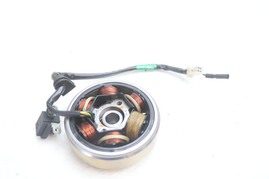 photo de LICHTMASCHINE SYM MIO 50 (2005 - 2010) - Alternative Perspektive