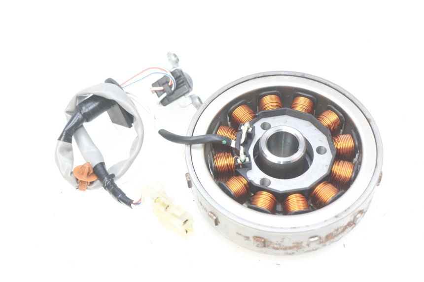 photo de LICHTMASCHINE YAMAHA N-MAX NMAX 125 (2017 - 2020) - Detailansicht des Bauteils