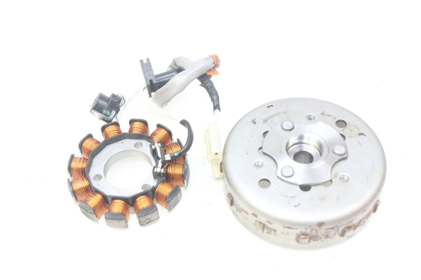 photo de LICHTMASCHINE YAMAHA N-MAX NMAX 125 (2017 - 2020) - Technische Nahaufnahme