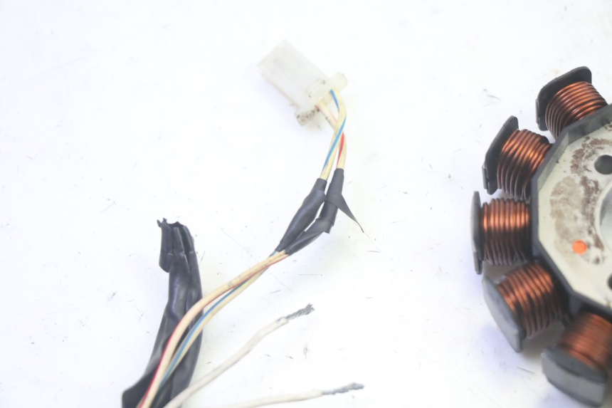 photo de LICHTMASCHINE YAMAHA NEOS NEO'S 4T 50 (2008 - 2016) - Weitere Ansicht des Artikels