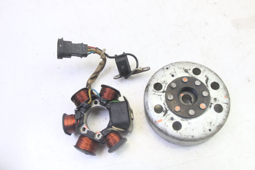 photo de LICHTMASCHINE PIAGGIO NEW TYPHOON 50 (2010 - 2017) - Hauptansicht