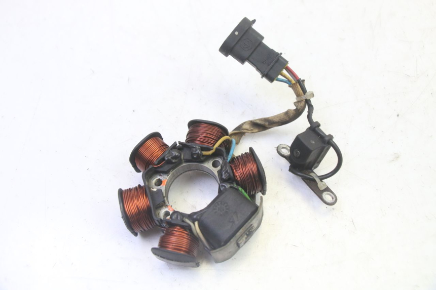 photo de LICHTMASCHINE PIAGGIO NEW TYPHOON 50 (2010 - 2017) - Gesamtansicht des Produkts