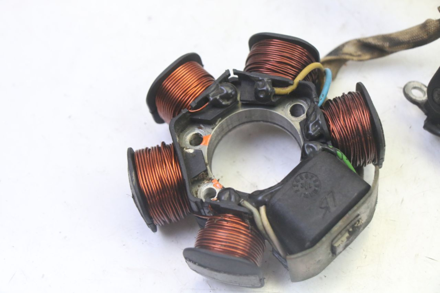 photo de LICHTMASCHINE PIAGGIO NEW TYPHOON 50 (2010 - 2017) - Details der Befestigungspunkte