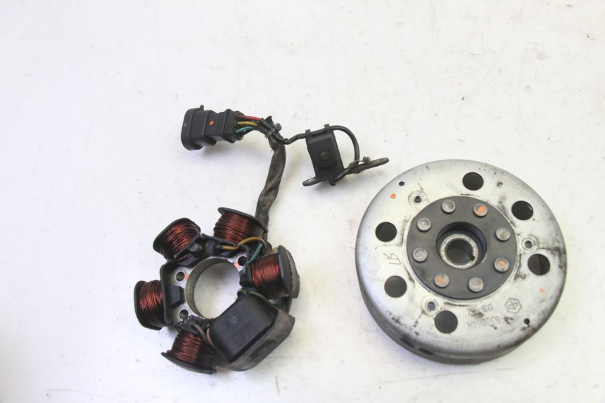 photo de LICHTMASCHINE PIAGGIO NEW TYPHOON 50 (2010 - 2017) - Hauptansicht