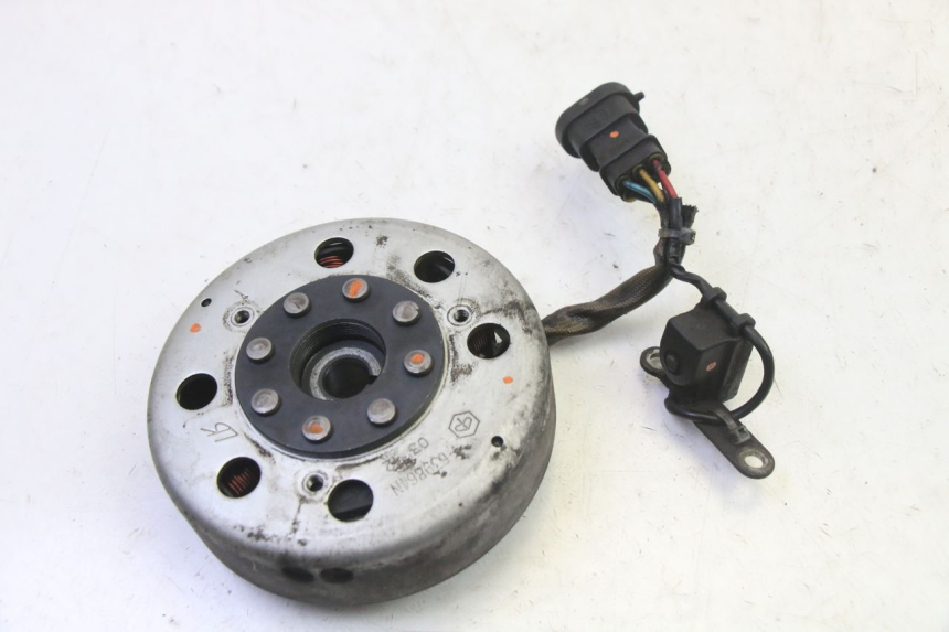 photo de LICHTMASCHINE PIAGGIO NEW TYPHOON 50 (2010 - 2017) - Alternative Perspektive