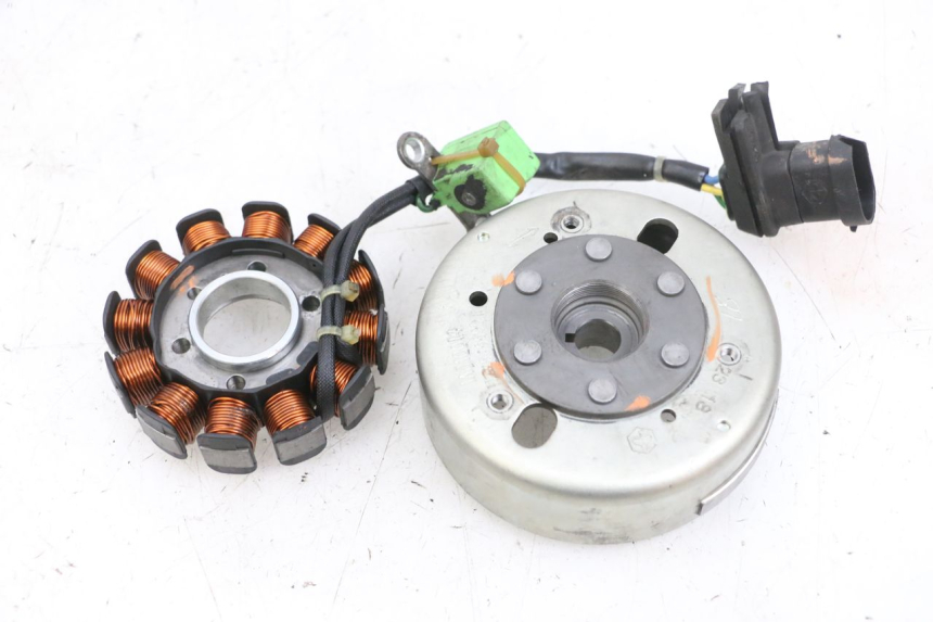 photo de LICHTMASCHINE PIAGGIO NEW TYPHOON 50 (2018 - 2021) - Hauptansicht