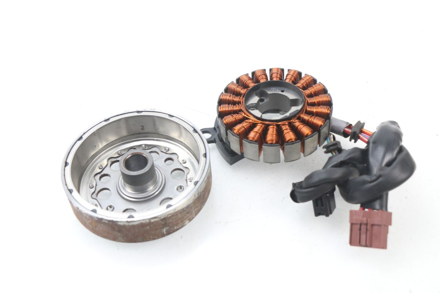 photo de LICHTMASCHINE HONDA PCX (JF57/JF64) 125 (2014 - 2018) - Hauptansicht