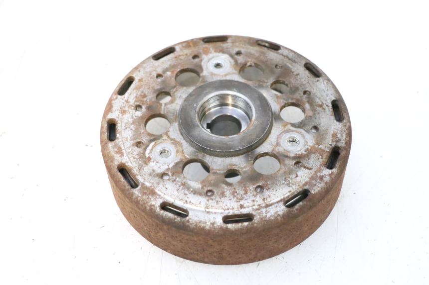 photo de LICHTMASCHINE HONDA PCX (JF57/JF64) 125 (2014 - 2018) - Details der Befestigungspunkte
