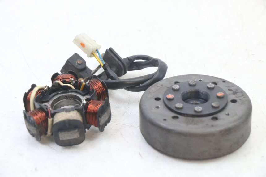 photo de ROTOR STATOR PEUGEOT KISBEE 2T 50 (2010 - 2017) - Detailansicht des Bauteils