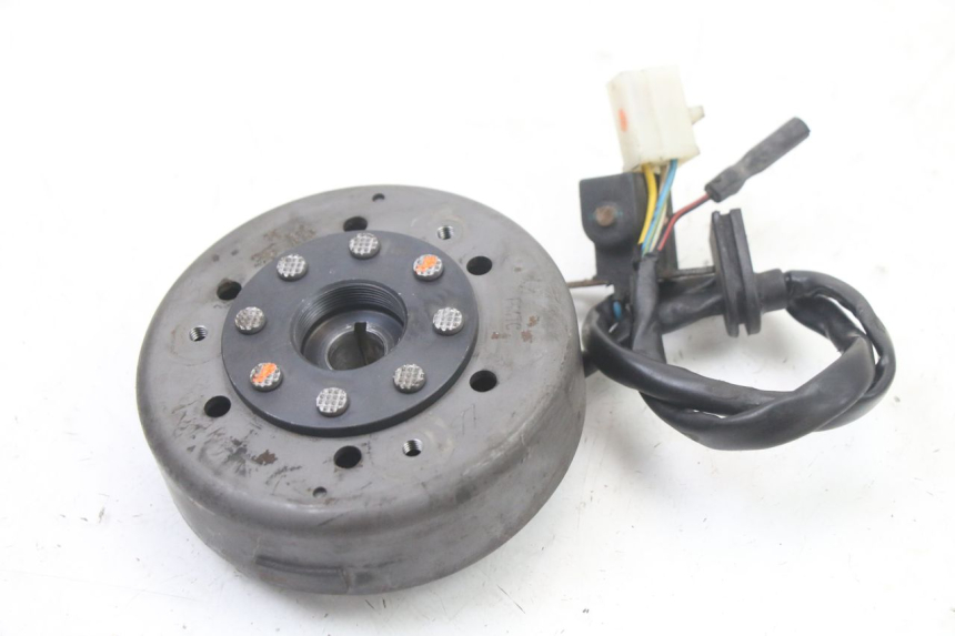 photo de ROTOR STATOR PEUGEOT KISBEE 2T 50 (2010 - 2017) - Zoom auf Gebrauchszustand