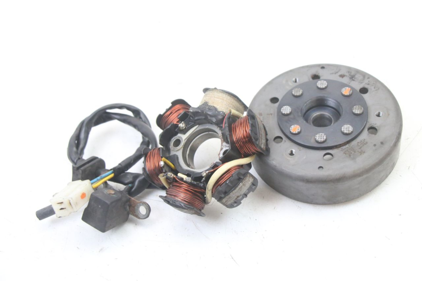 photo de ROTOR STATOR PEUGEOT KISBEE 2T 50 (2010 - 2017) - Technische Nahaufnahme