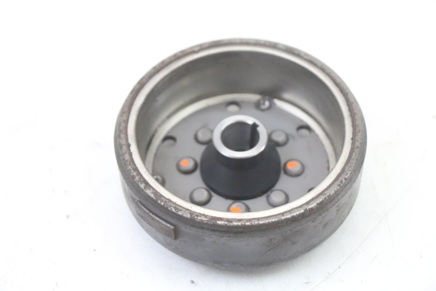 photo de ROTOR STATOR PEUGEOT KISBEE 2T 50 (2010 - 2017) - Details der Befestigungspunkte