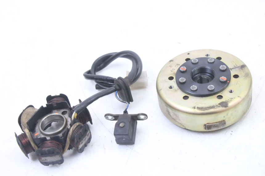 photo de LICHTMASCHINE PEUGEOT LUDIX ONE 50 (2005 - 2008) - Detailansicht des Bauteils