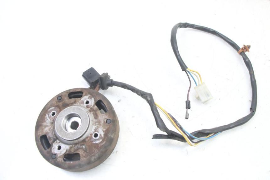 photo de ROTOR STATOR PEUGEOT TKR TREKKER FURIOUS 50 (2005 - 2014) - Detailansicht des Bauteils