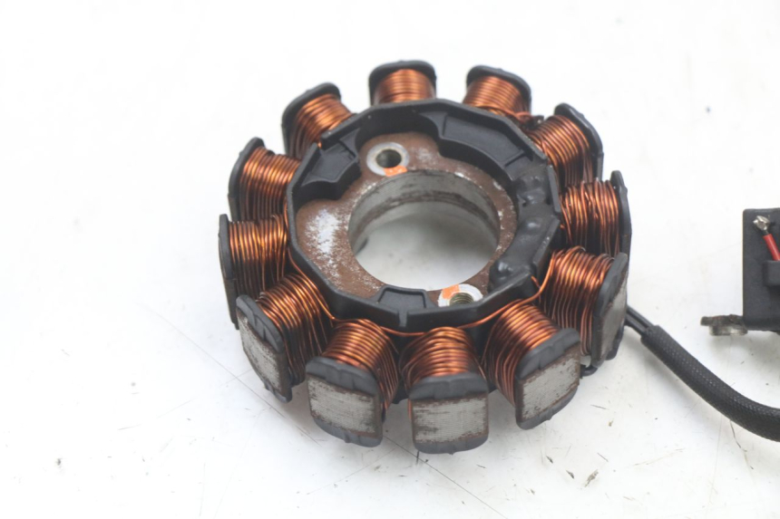 photo de LICHTMASCHINE PIAGGIO LIBERTY IGET 4T 50 (2021 - 2025) - Oberflächenzustand und Material