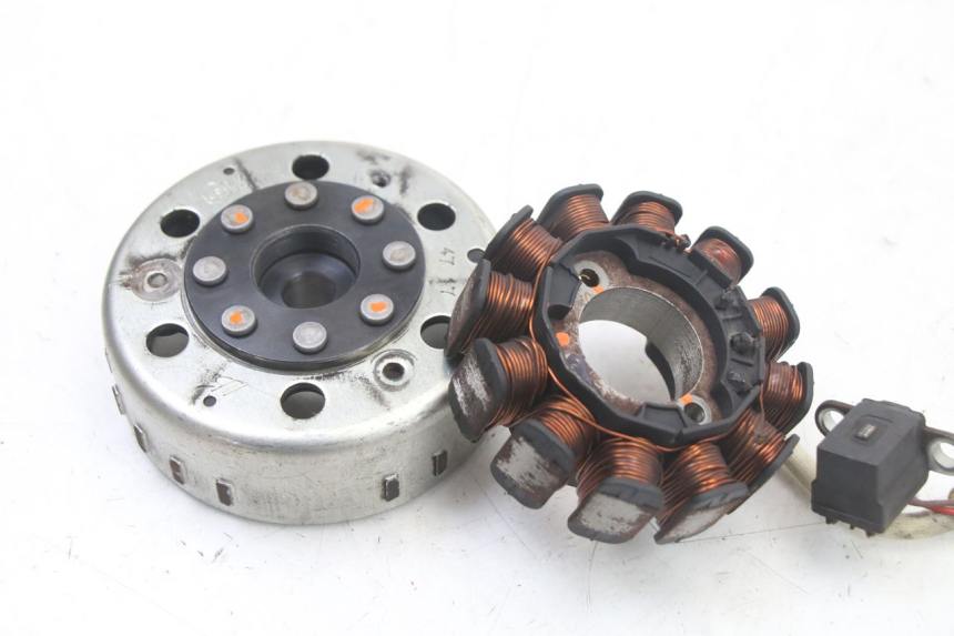 photo de ROTOR STATOR PIAGGIO ZIP 4T 50 (2018 - 2020) - Zoom auf Gebrauchszustand