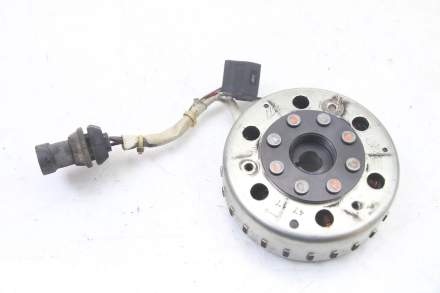 photo de ROTOR STATOR PIAGGIO ZIP 4T 50 (2018 - 2020) - Alternative Perspektive