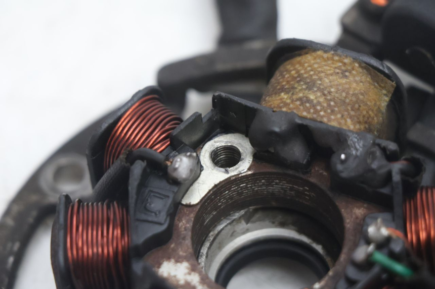 photo de LICHTMASCHINE RAZZO QTR 50 (2011 - 2018) - Details der Befestigungspunkte